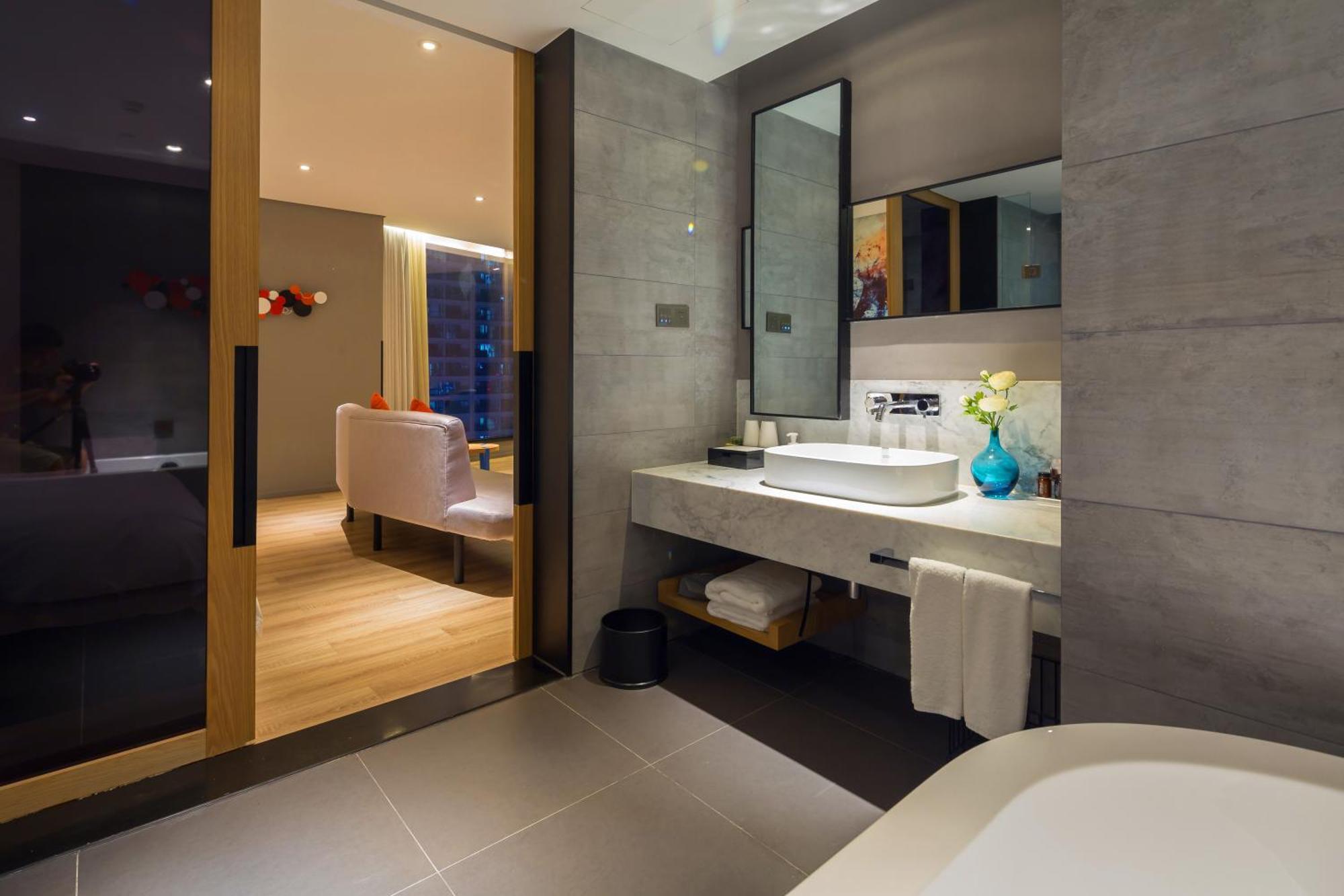 M Hotel Женгжо Екстериор снимка