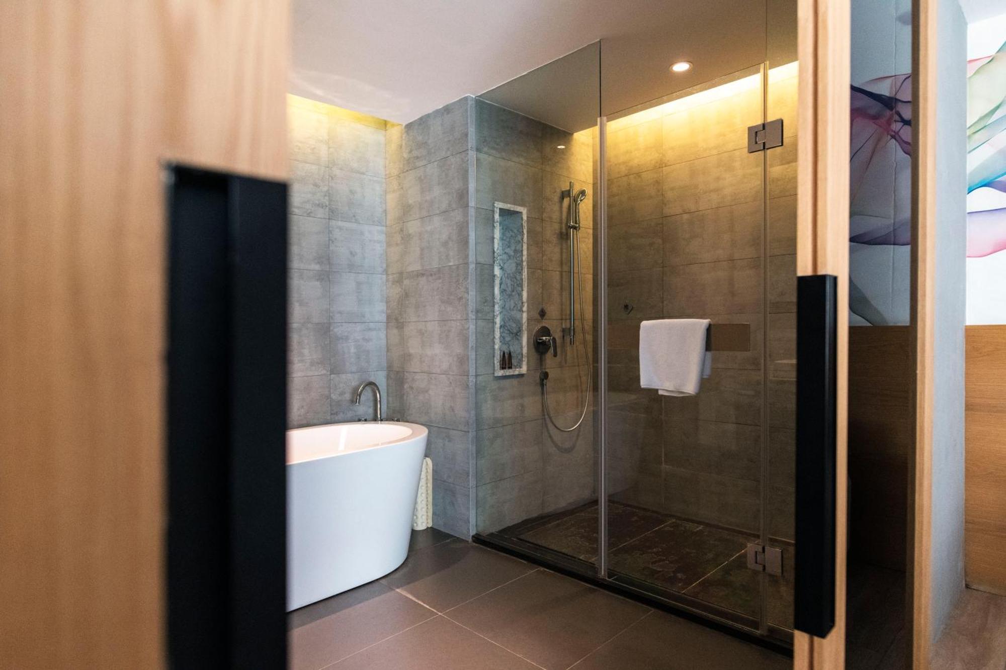 M Hotel Женгжо Екстериор снимка