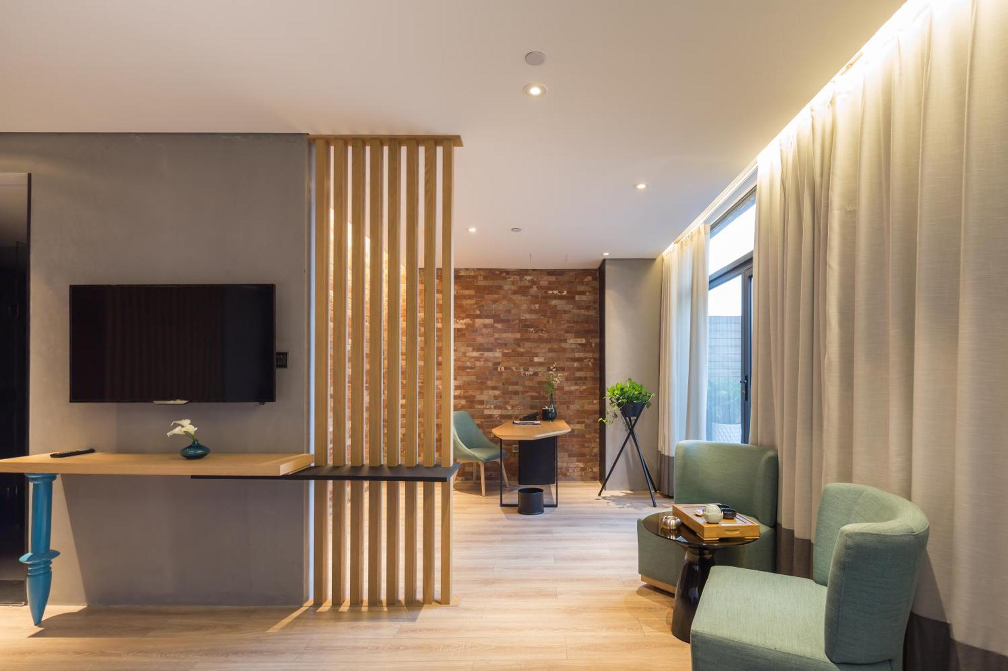 M Hotel Женгжо Екстериор снимка